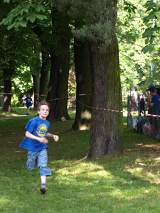 Mondweg-Schüler im Zieleinlauf